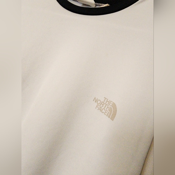 The North Face Shirt, Men's Medium White & Black Flight Series Pullover Shirt - Picture 5 of 7